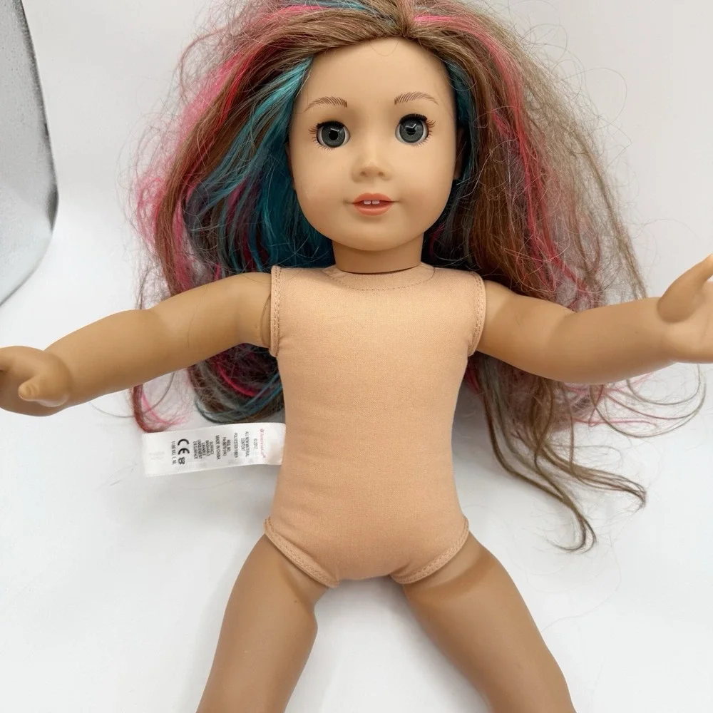 American Girl Truly Me Doll #101 Gray Eyes, Caramel Hair Pink Blue Highlights A1